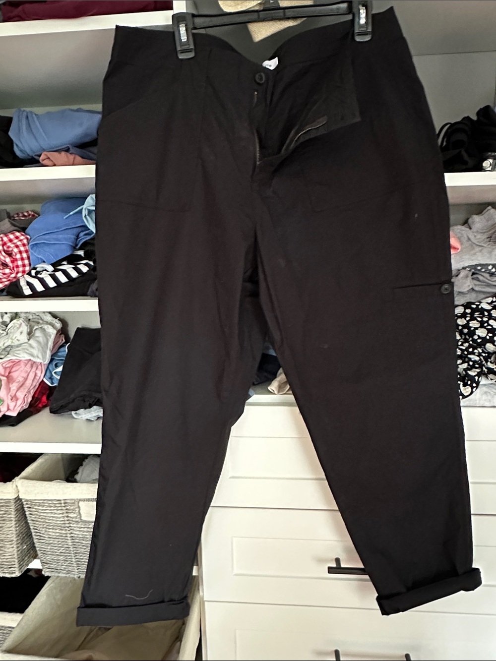 Liz Claiborne, Valerie size 16 black pants
EUC
